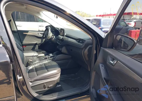 2022 Ford Escape Titanium из США, поврежденный, VIN 1FMCU9J96NUA68401